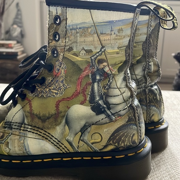 1460s Pascal Dr. Martens Rare St. George and the Dragon EUC - Picture 2 of 8
